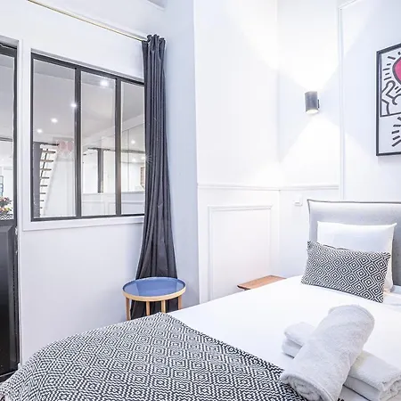 Apartment 31 - Urban Keith Harings Paris